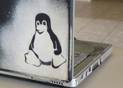 Linux laptop 500x357 Phoronix descubre el problema de batería en el kernel 2.6.38